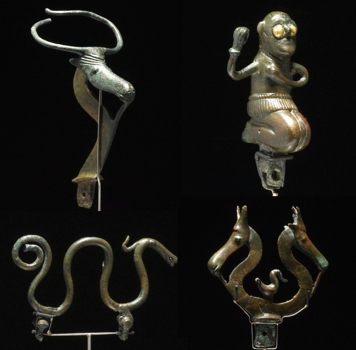 Bronze objects and figures found in Fårdal Denmark